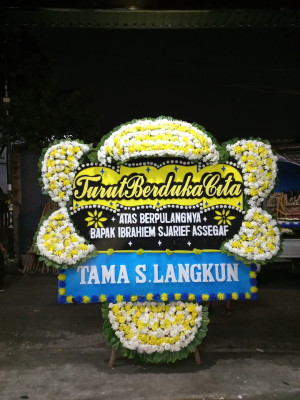 Papan Bunga Duka di Manggar